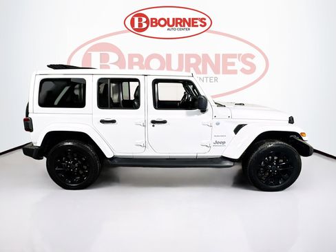 Used 2024 Jeep Wrangler Unlimited Sahara image 11