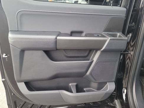 Used 2024 Ford F150 XLT w/ XLT Black Appearance Package image 8