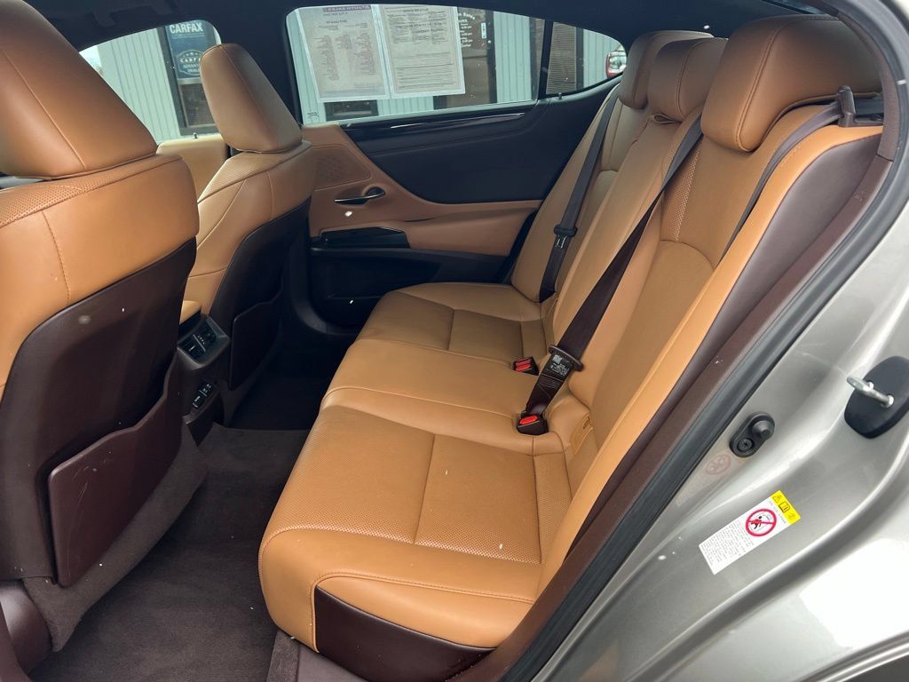 Used 2019 Lexus ES 350 w/ Premium Package FWD image 16