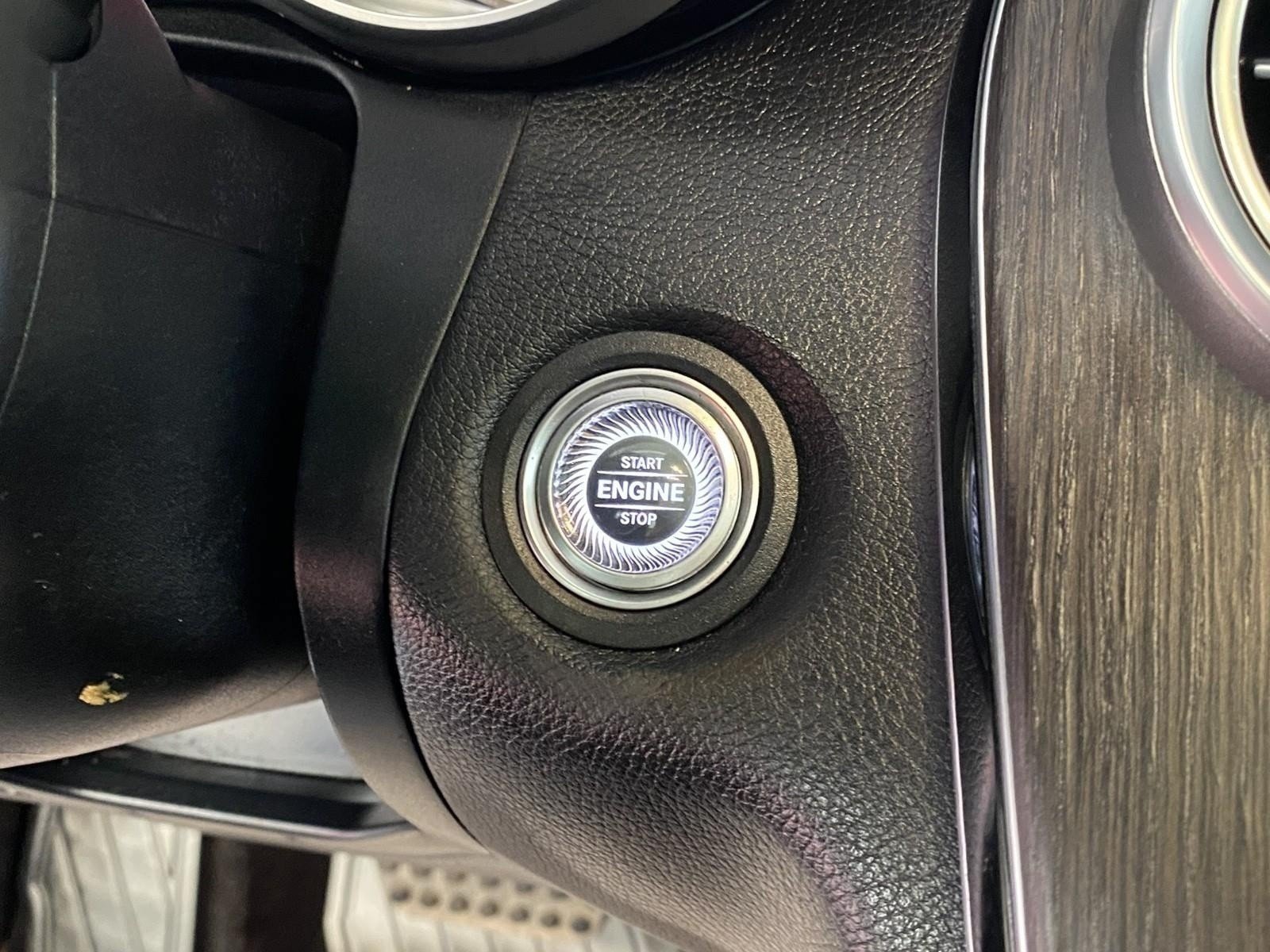 Used 2020 Mercedes-Benz C 300 4MATIC Sedan image 26
