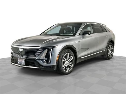 Used 2025 Cadillac Lyriq Luxury image 1