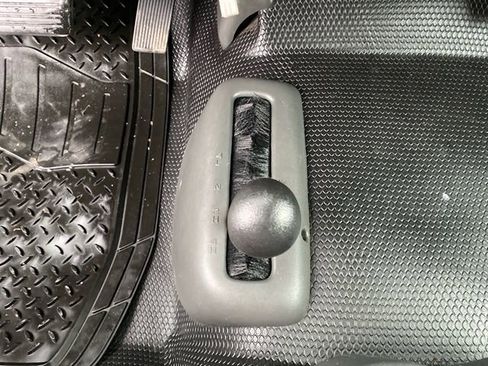 Used 2006 Chevrolet Silverado 2500 LS w/ Snow Plow Prep Package image 12