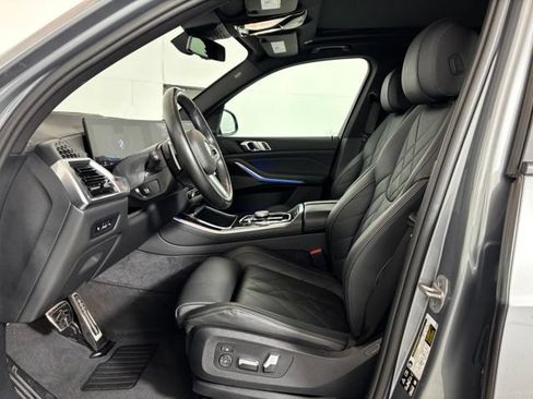 Used 2025 BMW X5 xDrive40i w/ M Sport Package AWD/4WD image 11
