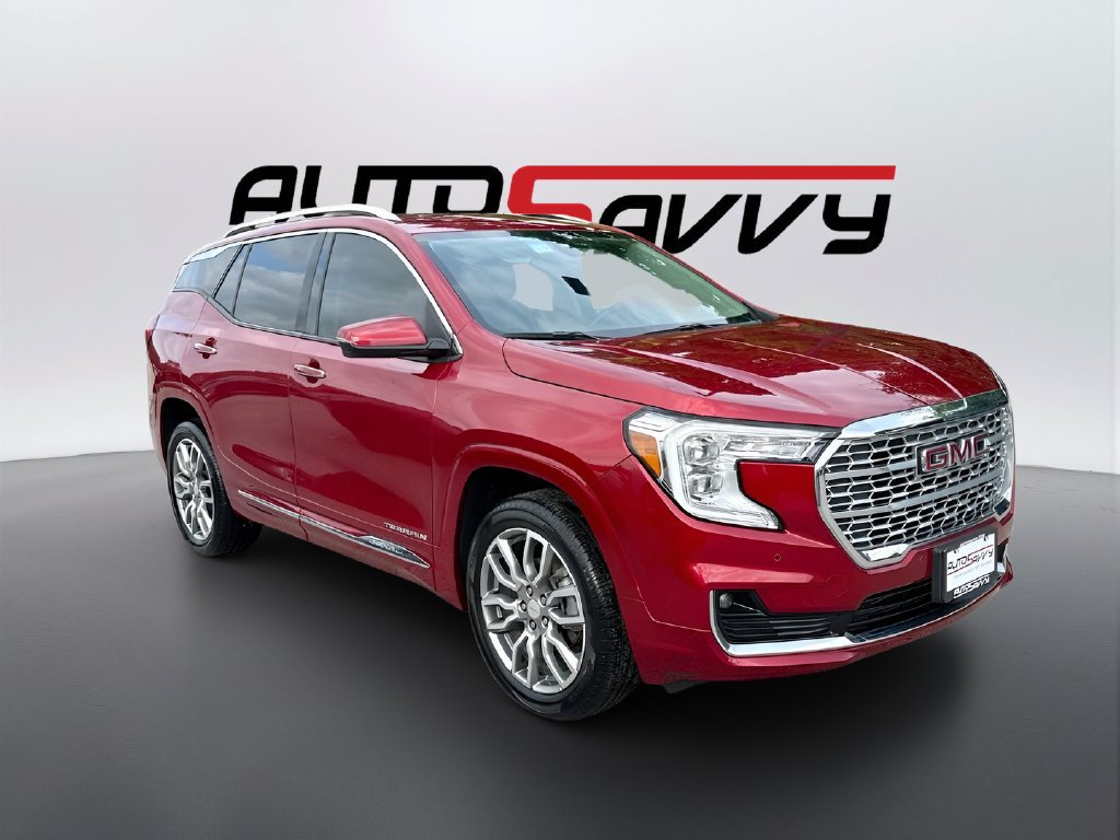 Used 2024 GMC Terrain Denali AWD/4WD image 1