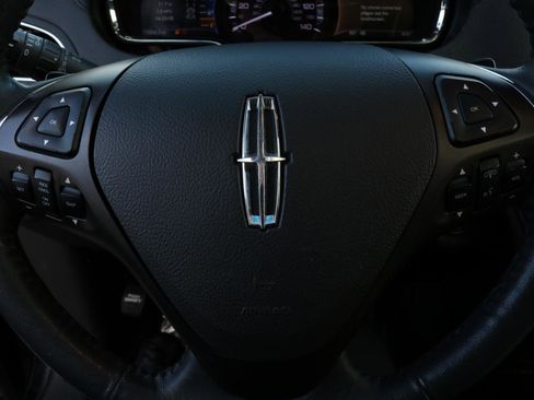Used 2019 Lincoln MKT AWD image 32