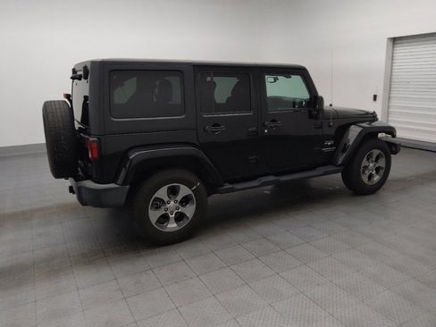 Used 2017 Jeep Wrangler Unlimited Sahara w/ Connectivity Group AWD/4WD image 10