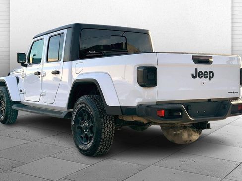Used 2023 Jeep Gladiator Sport image 9