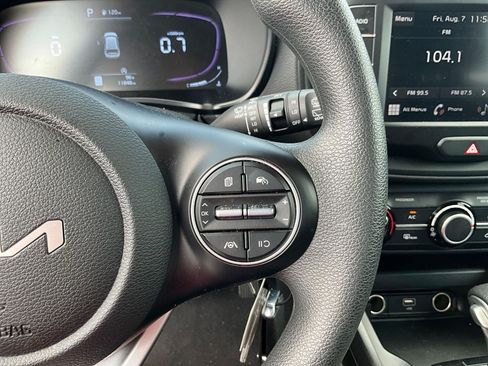 Used 2025 Kia Soul LX w/ LX Technology Package FWD image 12