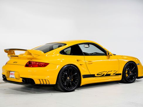Used 2008 Porsche 911 GT2 image 3