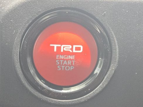 Used 2024 Toyota Tacoma 4x4 Double Cab image 33