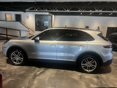 Used 2021 Porsche Cayenne AWD/4WD image 8