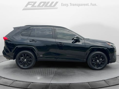 Used 2022 Toyota RAV4 SE AWD/4WD image 10