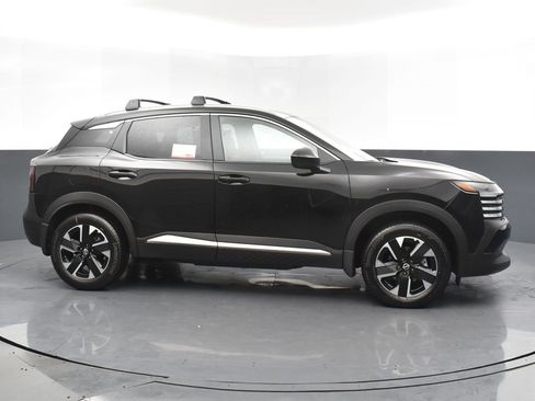 New 2026 Nissan Kicks SV w/ SV Premium Package image 4