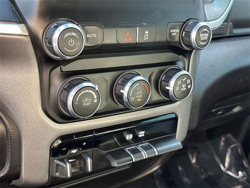 Used 2024 RAM 2500 Big Horn image 38