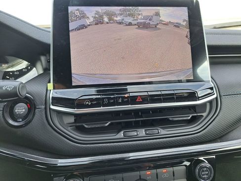 New 2026 Jeep Compass Latitude image 11