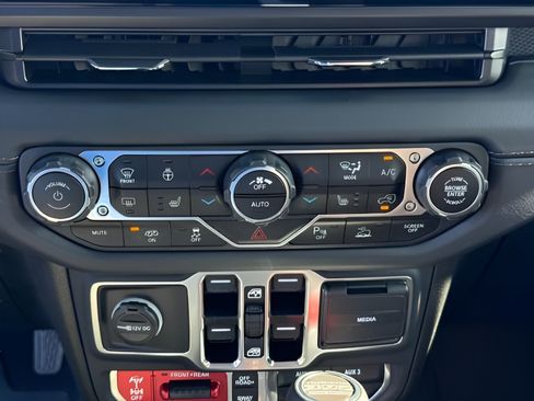 Used 2024 Jeep Wrangler Unlimited Rubicon 392 AWD/4WD image 25