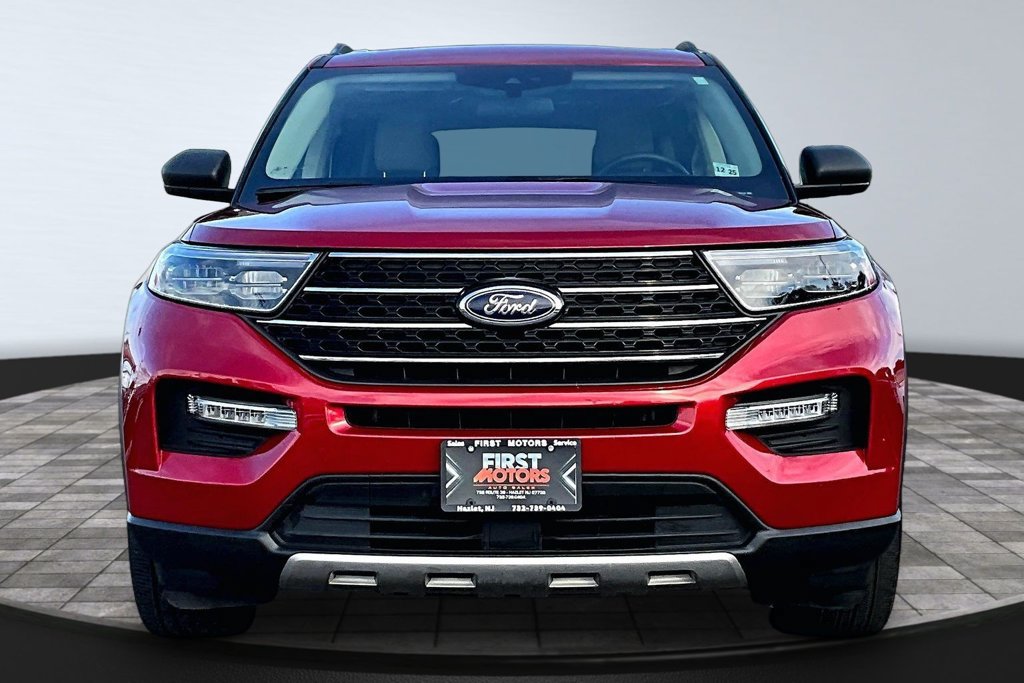 Used 2020 Ford Explorer XLT w/ Equipment Group 202A AWD/4WD image 2
