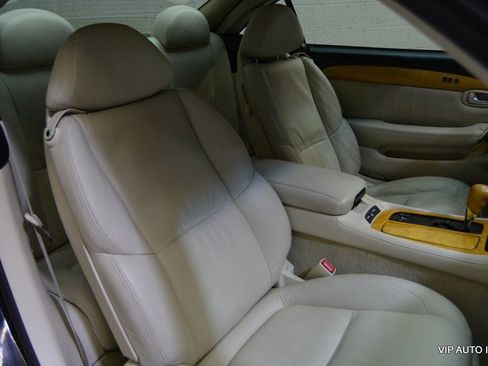 Used 2002 Lexus SC 430 Convertible RWD image 18