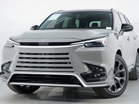 Used 2025 Lexus TX 500h AWD w/ Technology Package image 3