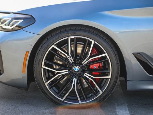 Used 2021 BMW M550i xDrive w/ Executive Package AWD/4WD image 10