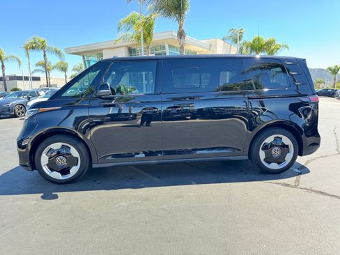 Used 2025 Volkswagen ID. Buzz Pro S RWD image 7