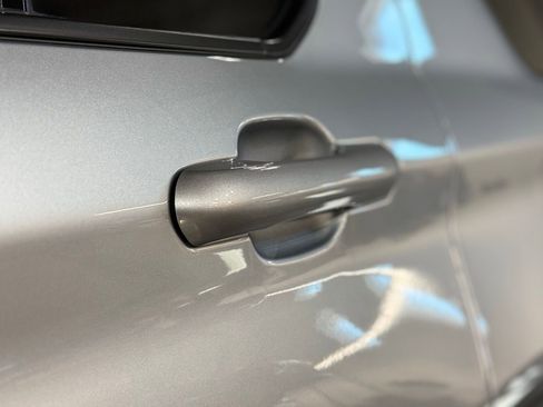 Used 2022 Ford Explorer XLT w/ Equipment Group 202A image 23