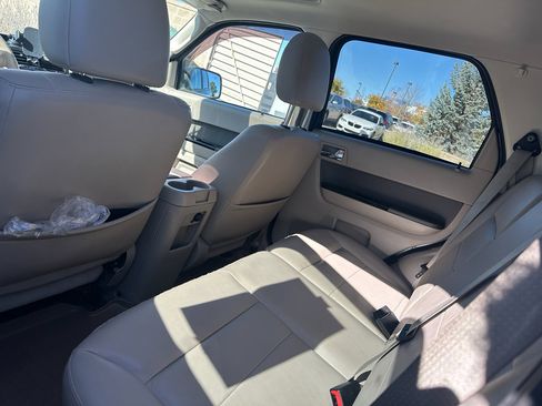 Used 2009 Ford Escape 4WD Hybrid image 4