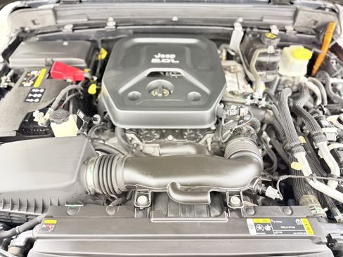 Used 2022 Jeep Wrangler Unlimited Sahara image 29