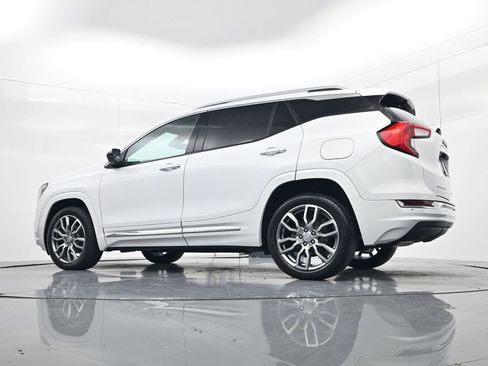 Used 2023 GMC Terrain Denali w/ Denali Premium Package AWD/4WD image 42
