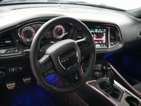 Used 2019 Dodge Challenger R/T Scat Pack w/ Shaker Package image 41