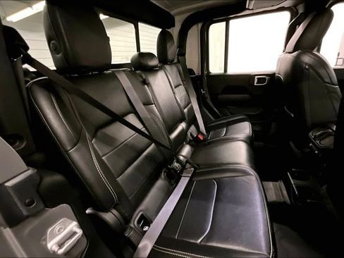 Used 2021 Jeep Gladiator Overland w/ Popular Equipment Package image 26