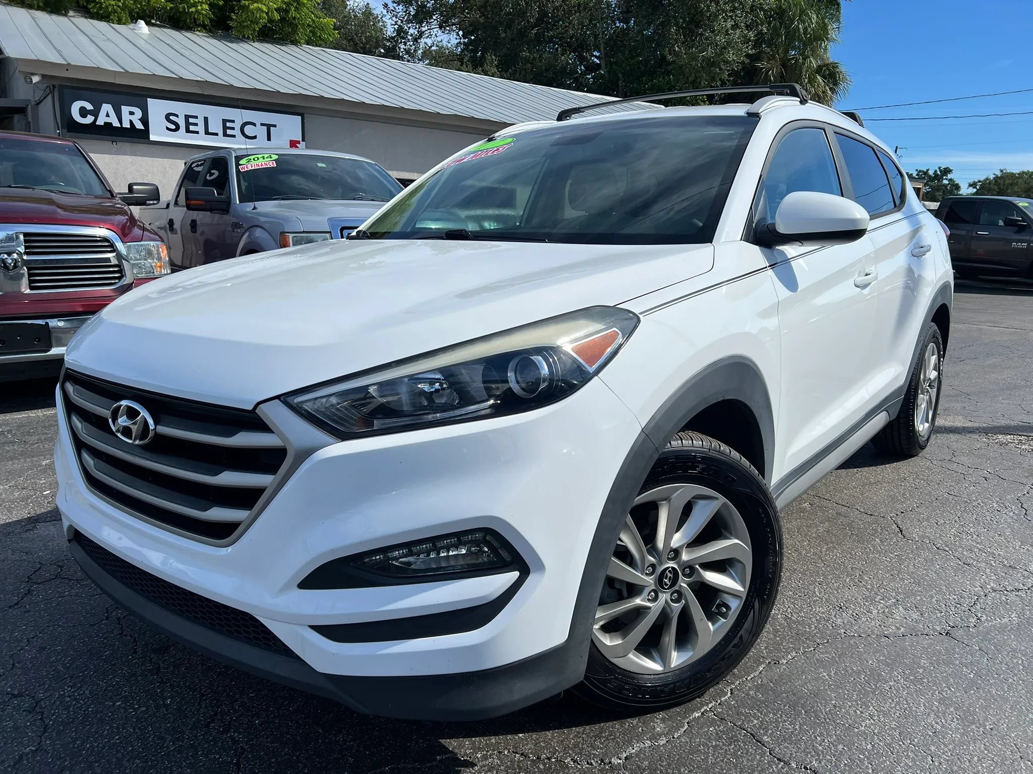 Used 2017 Hyundai Tucson SE w/ SE Popular Package 02 FWD image 1