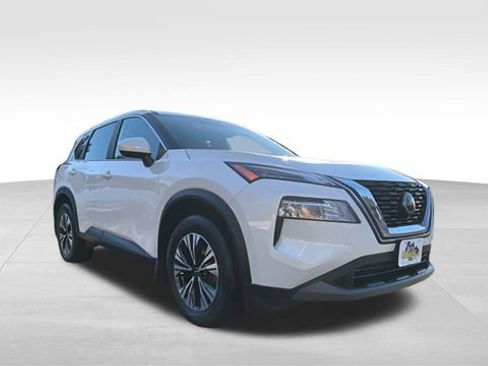 Used 2023 Nissan Rogue SV image 1