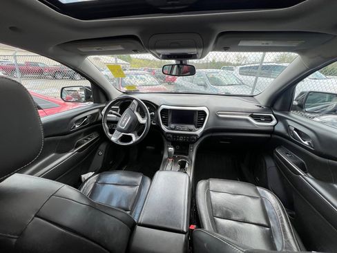 Used 2018 GMC Acadia SLT w/ LPO, Floor Liner Package AWD/4WD image 9