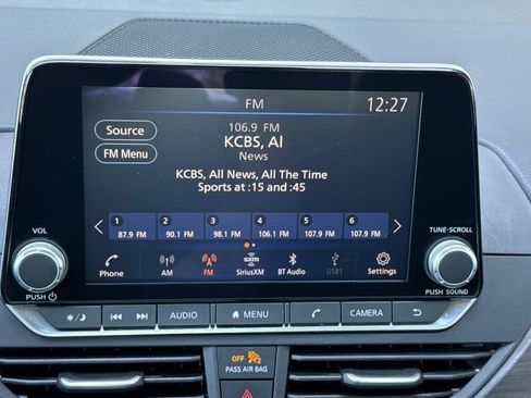 Used 2025 Nissan Altima 2.5 SV FWD image 21