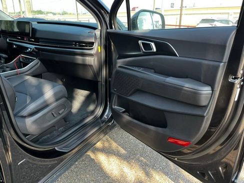 New 2026 Kia Carnival SX Prestige FWD image 23