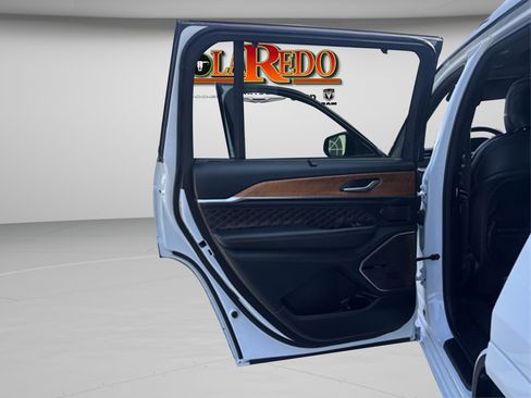 Used 2021 Jeep Grand Cherokee L Summit image 24