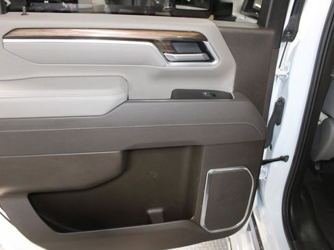 Used 2025 Chevrolet Silverado 2500 LT w/ Convenience Package image 23