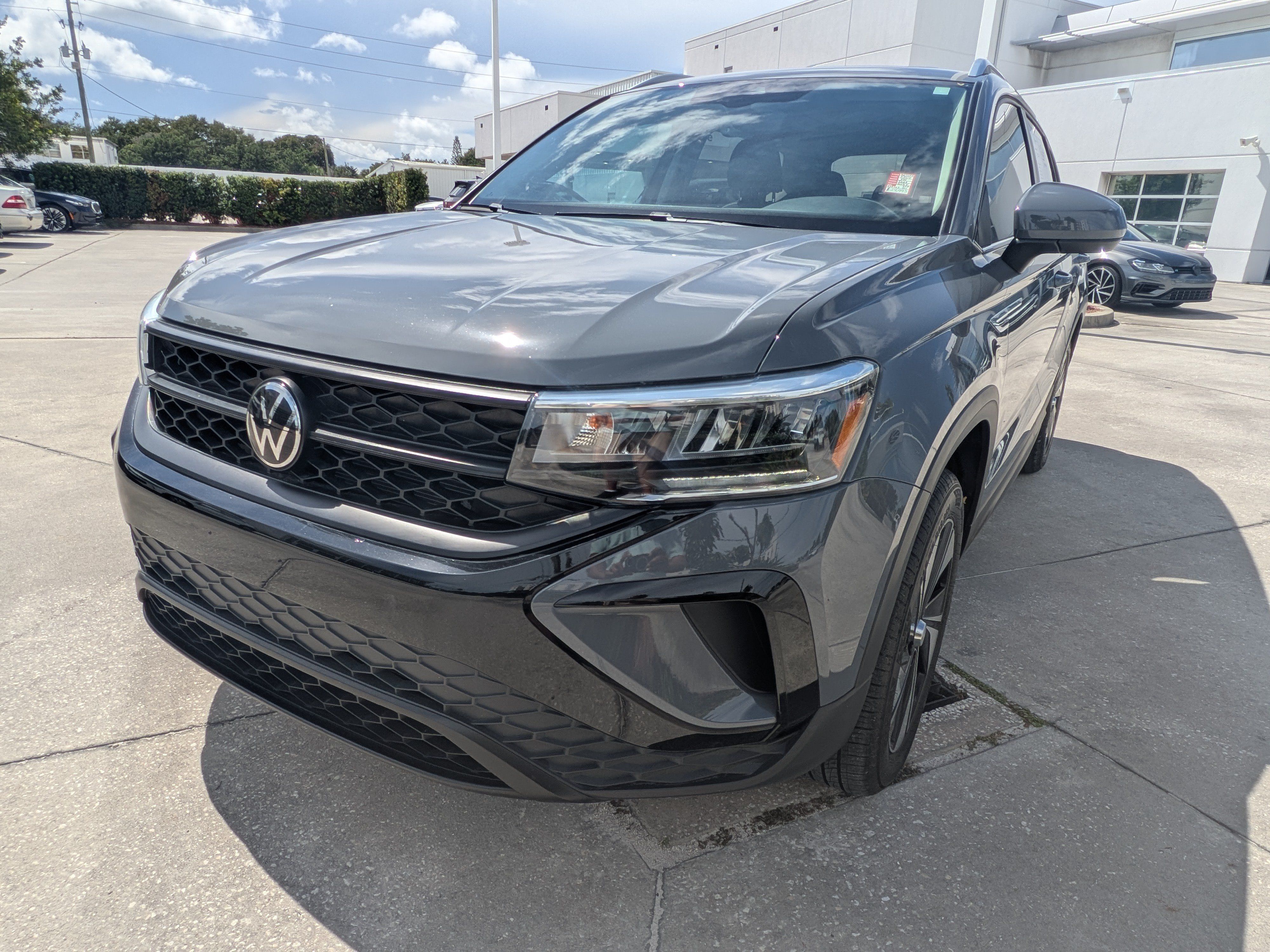 Certified 2024 Volkswagen Taos SE w/ Panoramic Sunroof Package AWD/4WD image 7