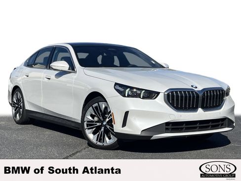 Certified 2025 BMW 530i 530i w/ Premium Package image 1