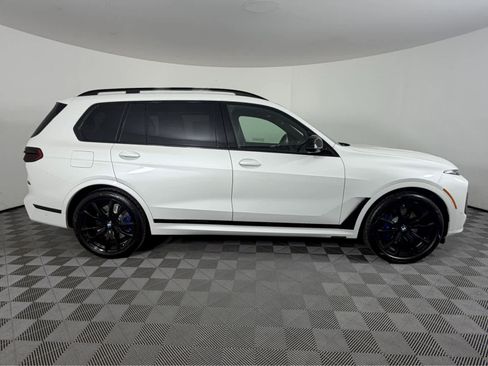New 2026 BMW X7 M60i image 2