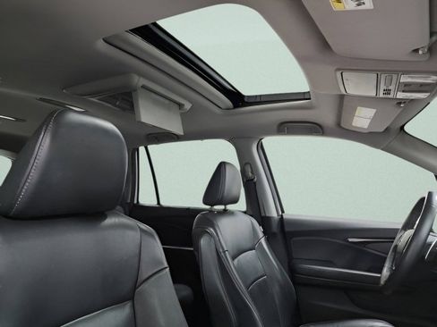 Used 2018 Honda Pilot Touring image 13