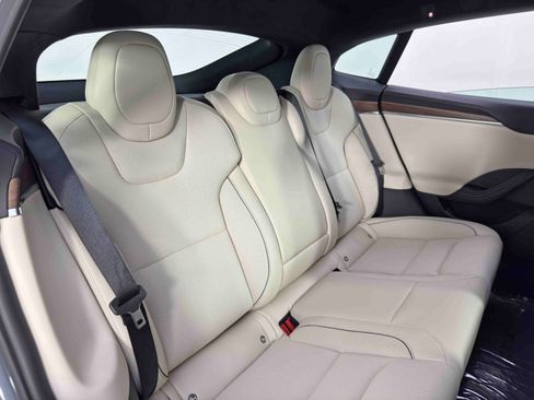 Used 2021 Tesla Model S Plaid image 39