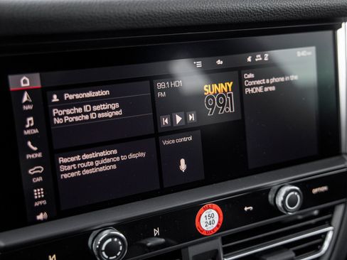 Certified 2026 Porsche Macan AWD/4WD image 32