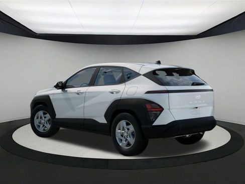 New 2026 Hyundai Kona SE image 5
