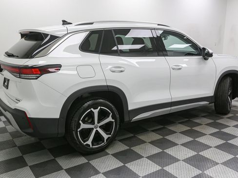 Used 2025 Volkswagen Tiguan SE w/ Panoramic Sunroof Package AWD/4WD image 9