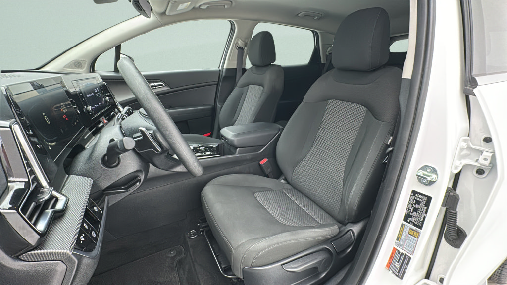 Used 2024 Kia Sportage LX AWD/4WD image 13