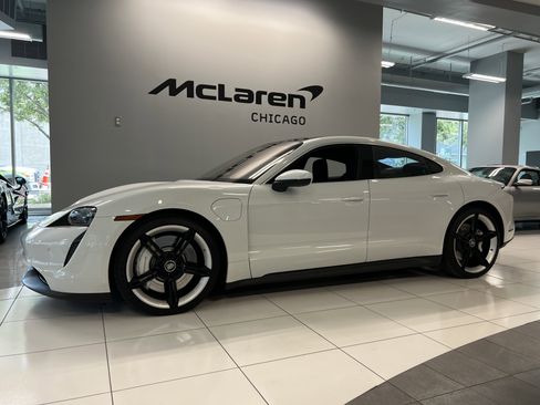 Used 2022 Porsche Taycan 4S image 2