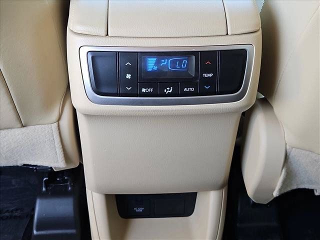 Used 2016 Toyota Highlander Limited w/ Driver Technology Package AWD/4WD image 24