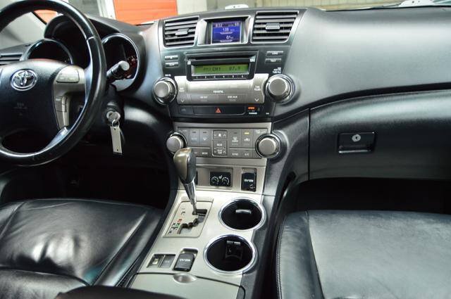 Used 2010 Toyota Highlander SE AWD/4WD image 21